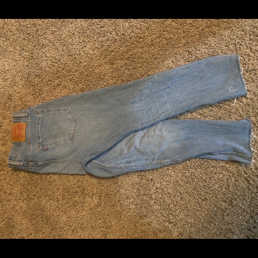 Levi’s 502 cut-off cropped jeans